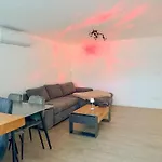 Modernes Einfamilienhaus Direkt Am Rhein *