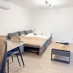 Modernes Einfamilienhaus Direkt Am Rhein Apartman *