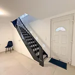 Modernes Einfamilienhaus Direkt Am Rhein Apartman *