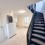 Apartman Modernes Einfamilienhaus Direkt Am Rhein *