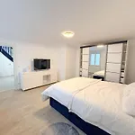 Modernes Einfamilienhaus Direkt Am Rhein