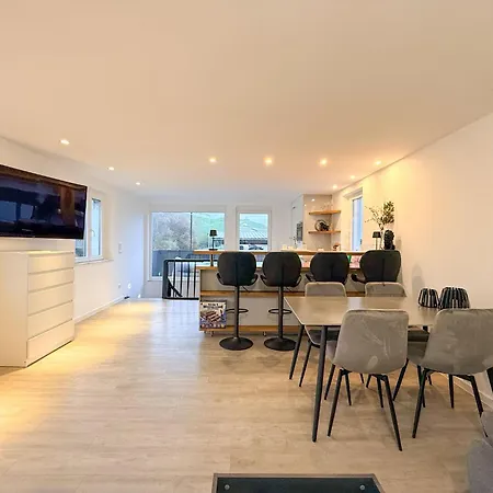 Modernes Einfamilienhaus Direkt Am Rhein