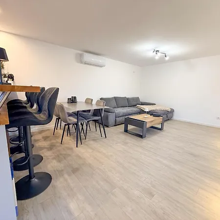 Modernes Einfamilienhaus Direkt Am Rhein شقة